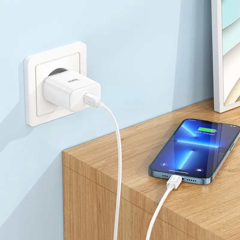 Kích thước 85x45x27mm nhỏ gọn, trọng lượng 71g tiện mang theo