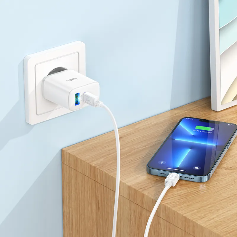 Củ Sạc PD20W+QC3.0 Hoco C105A Stage hai cổng thiết kế kích thước nhỏ gọn 85x45x27mm
