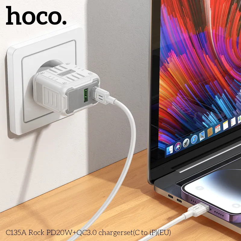 Đóng gói sản phẩm chắc chắn, đi kèm cáp sạc Type-C to Lightning dài 1m