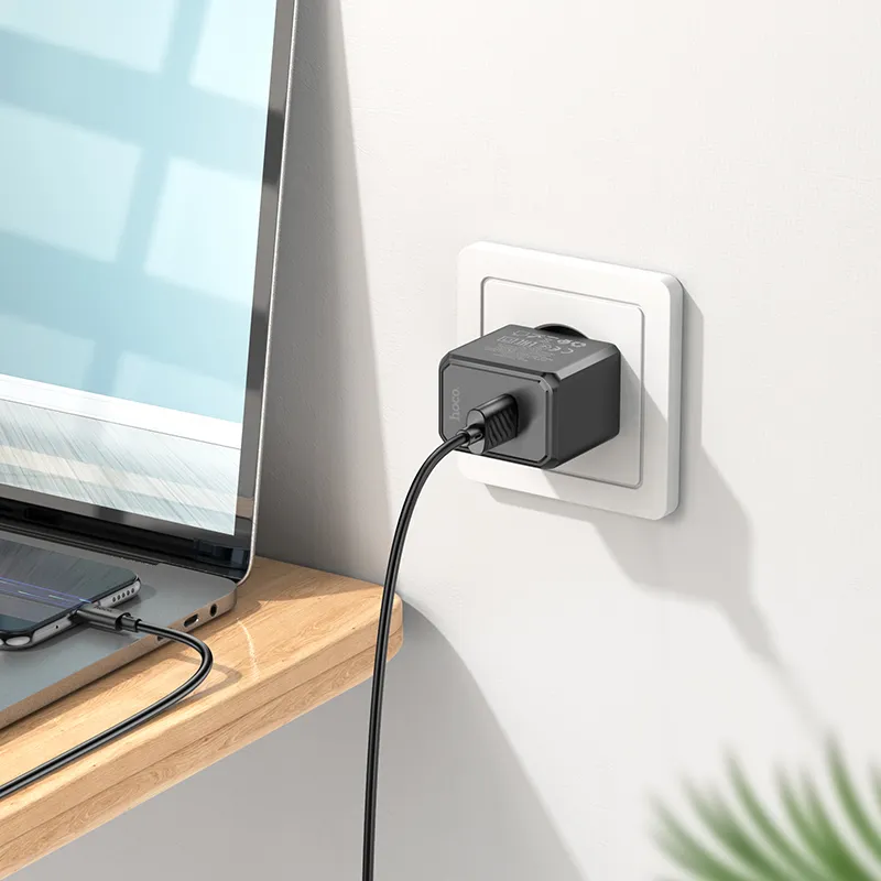Tính năng chi tiết bao gồm cáp Micro 1m tiện lợi, bảo hành 12 tháng