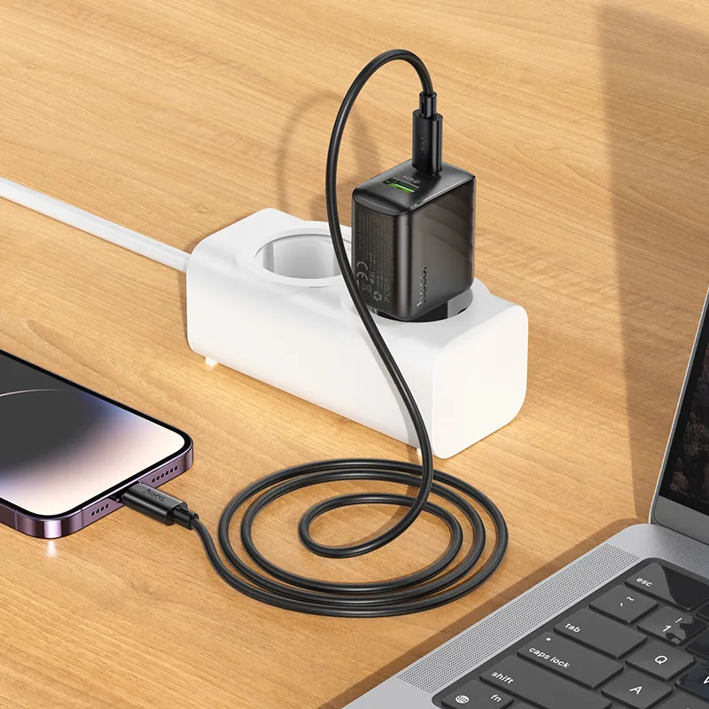 Đóng gói bao gồm củ sạc, cáp sạc C to iP 1m, bảo hành 12 tháng