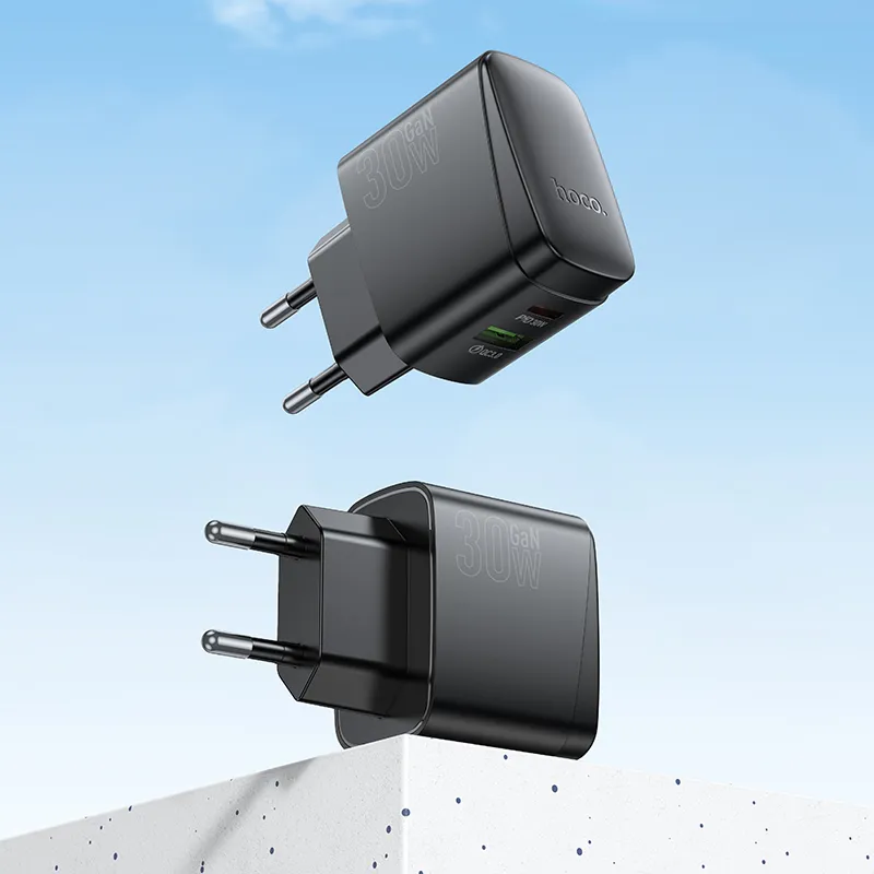 Kích thước nhỏ gọn 76.2x47x30mm, trọng lượng 72g dễ dàng mang theo