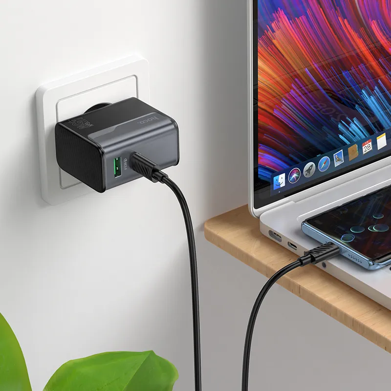 Đóng gói đầy đủ gồm củ sạc và cáp C to C 1m tiện lợi