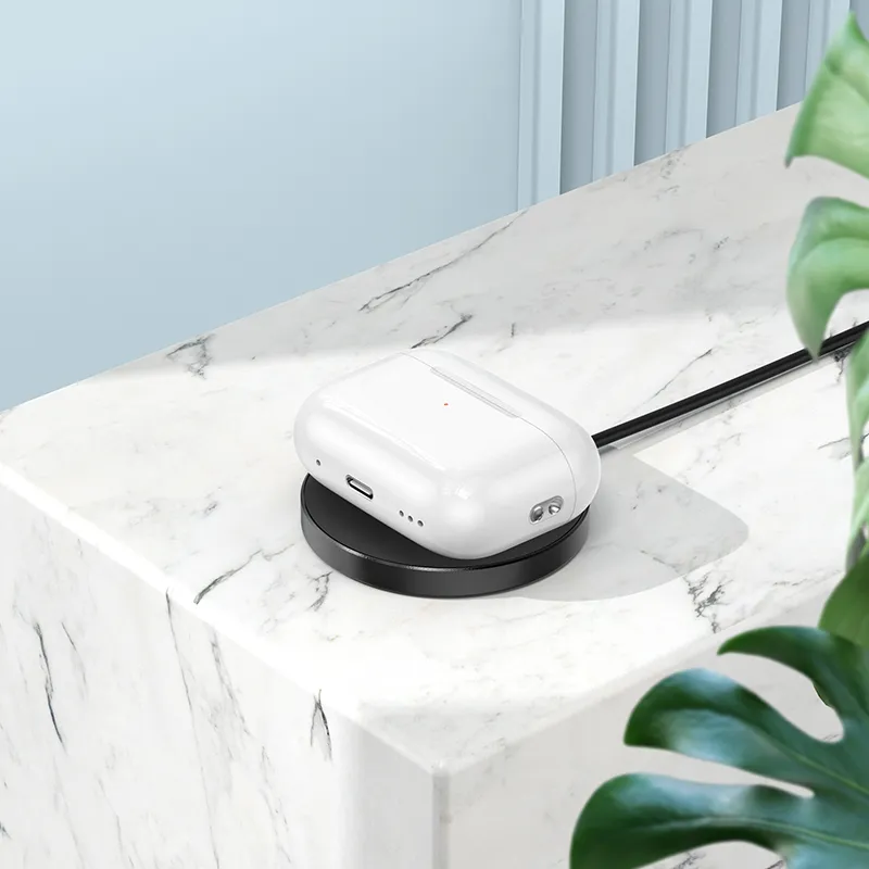 Đóng gói tiện lợi, hộp sạc dung lượng pin lớn 300mAh