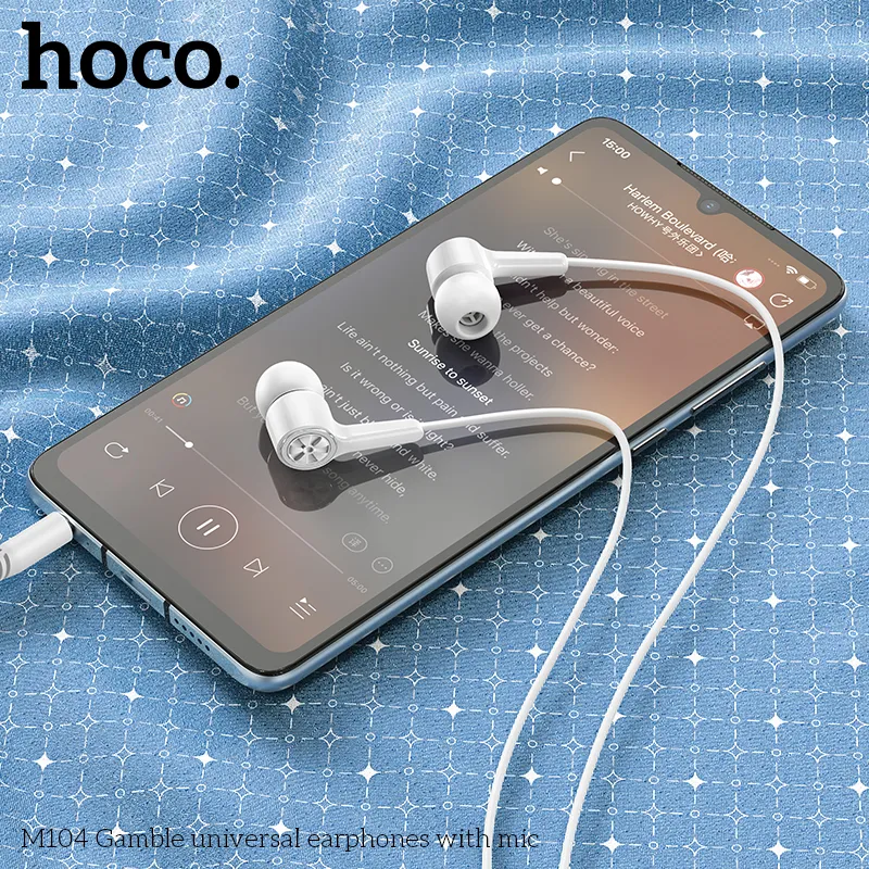 Đóng gói sản phẩm tai nghe Hoco M104 gọn nhẹ, bảo vệ tai nghe chắc chắn khi vận chuyển
