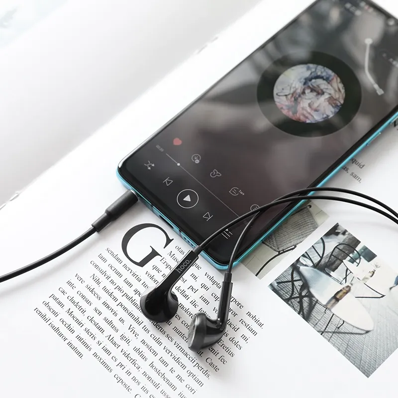 Kích thước gọn nhẹ, trọng lượng chỉ 13g thoải mái sử dụng