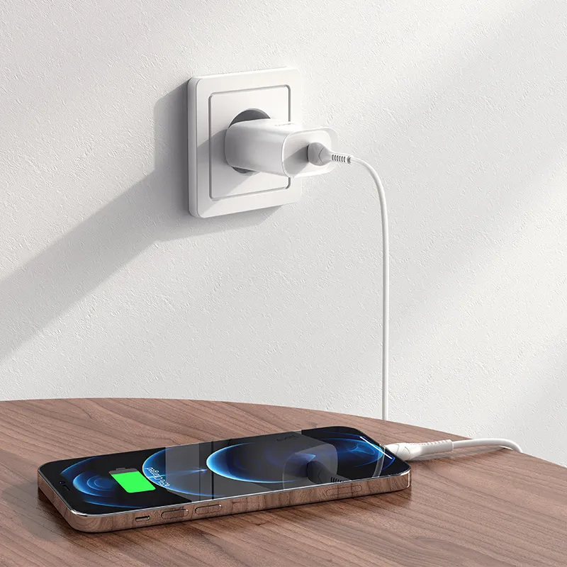 Kích thước nhỏ gọn 82x40x23mm, trọng lượng nhẹ 50g tiện mang theo