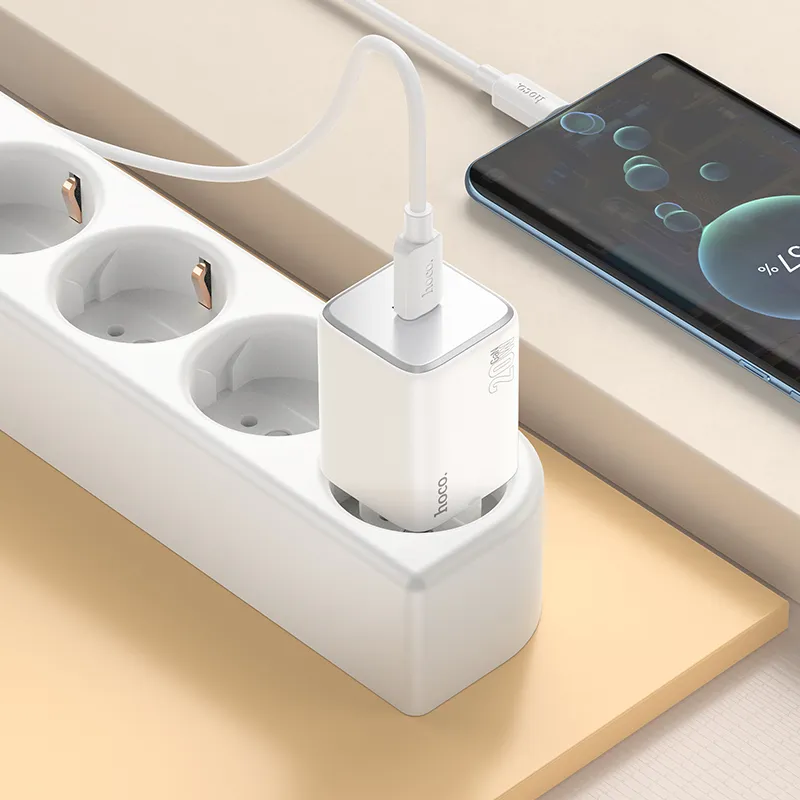 Đóng gói củ sạc Hoco N40 gọn nhẹ, đầy đủ phụ kiện