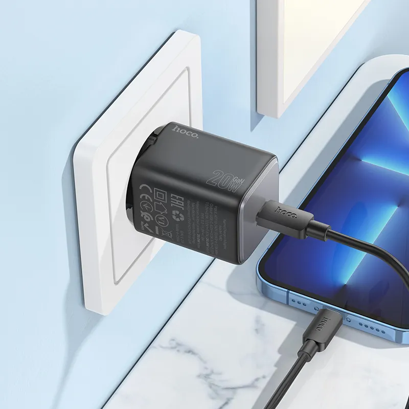 Kích thước củ sạc N40 Mighty nhỏ gọn 81x34x34mm, trọng lượng 53g