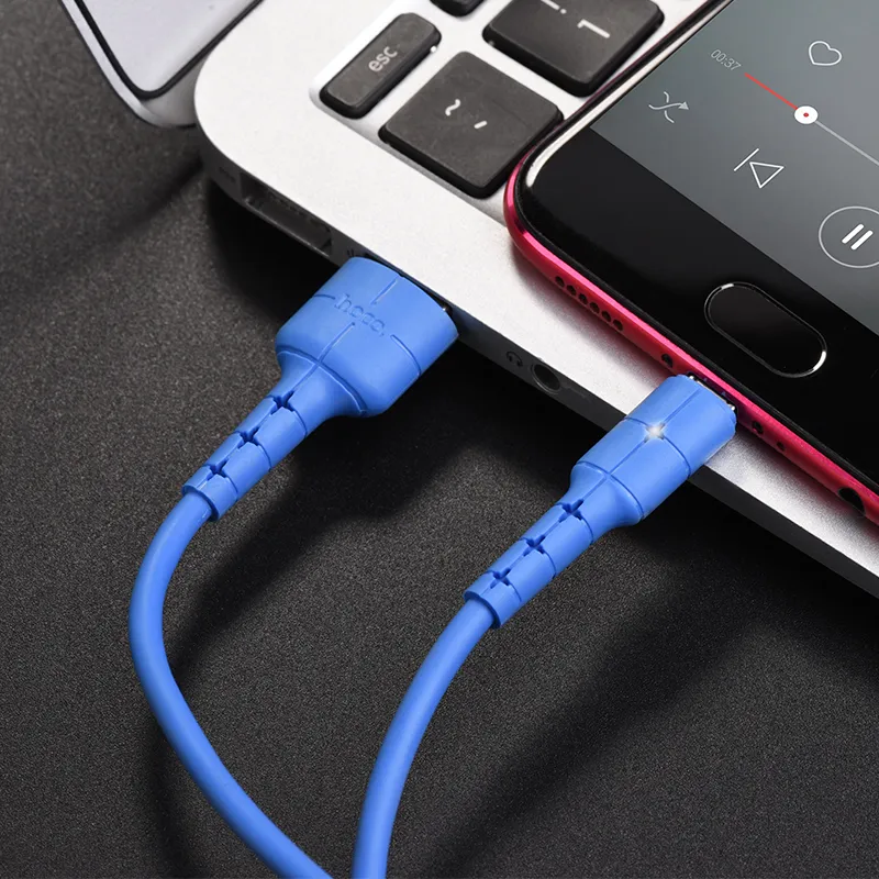 Kích thước nhỏ gọn 3,6mm phù hợp di động, trọng lượng 19g tiện lợi mang theo